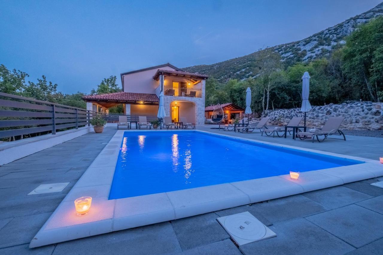 Amazing 4 Bedroom Villa With Swimming Pool And Wifi, Family Frendly Tribalj  Exterior foto