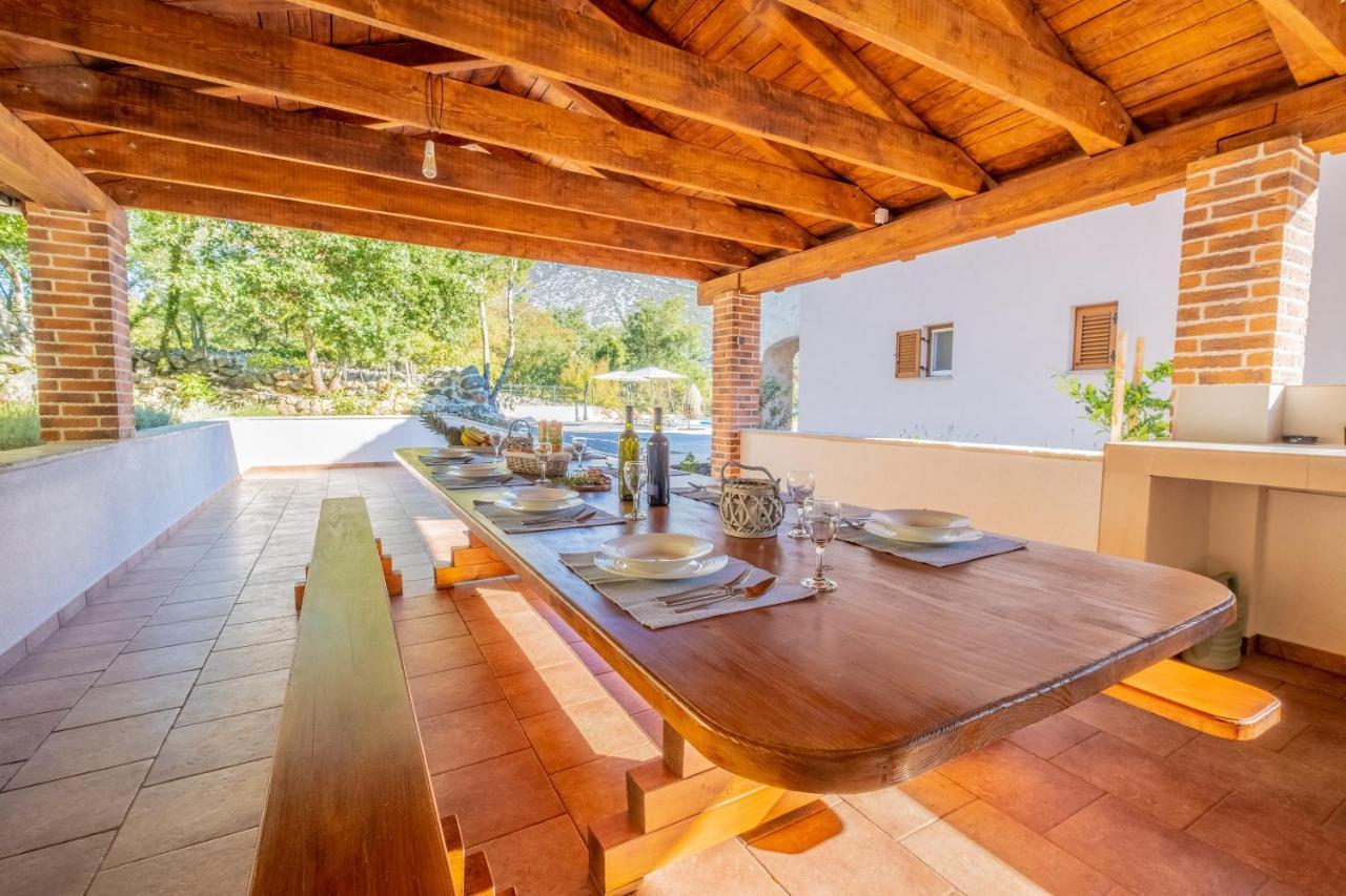 Amazing 4 Bedroom Villa With Swimming Pool And Wifi, Family Frendly Tribalj  Exterior foto