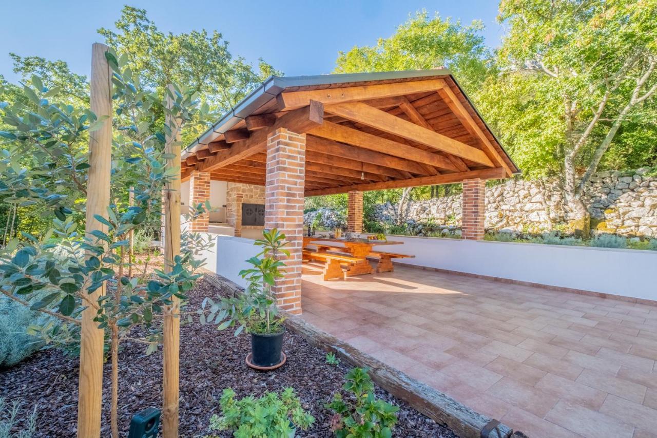 Amazing 4 Bedroom Villa With Swimming Pool And Wifi, Family Frendly Tribalj  Exterior foto