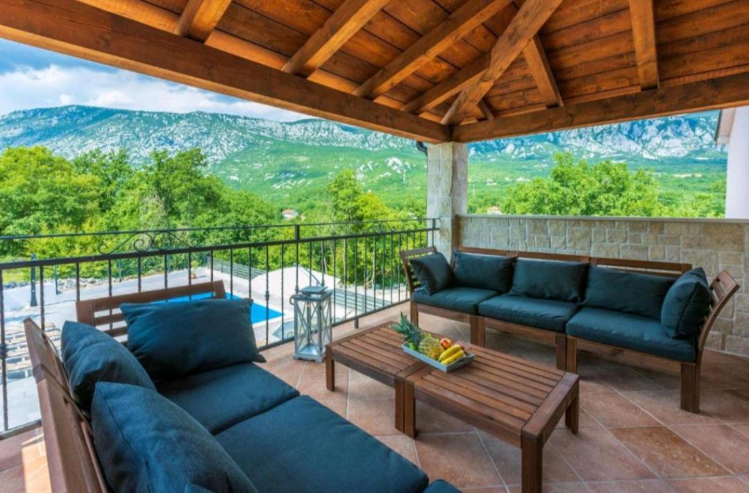 Amazing 4 Bedroom Villa With Swimming Pool And Wifi, Family Frendly Tribalj  Exterior foto