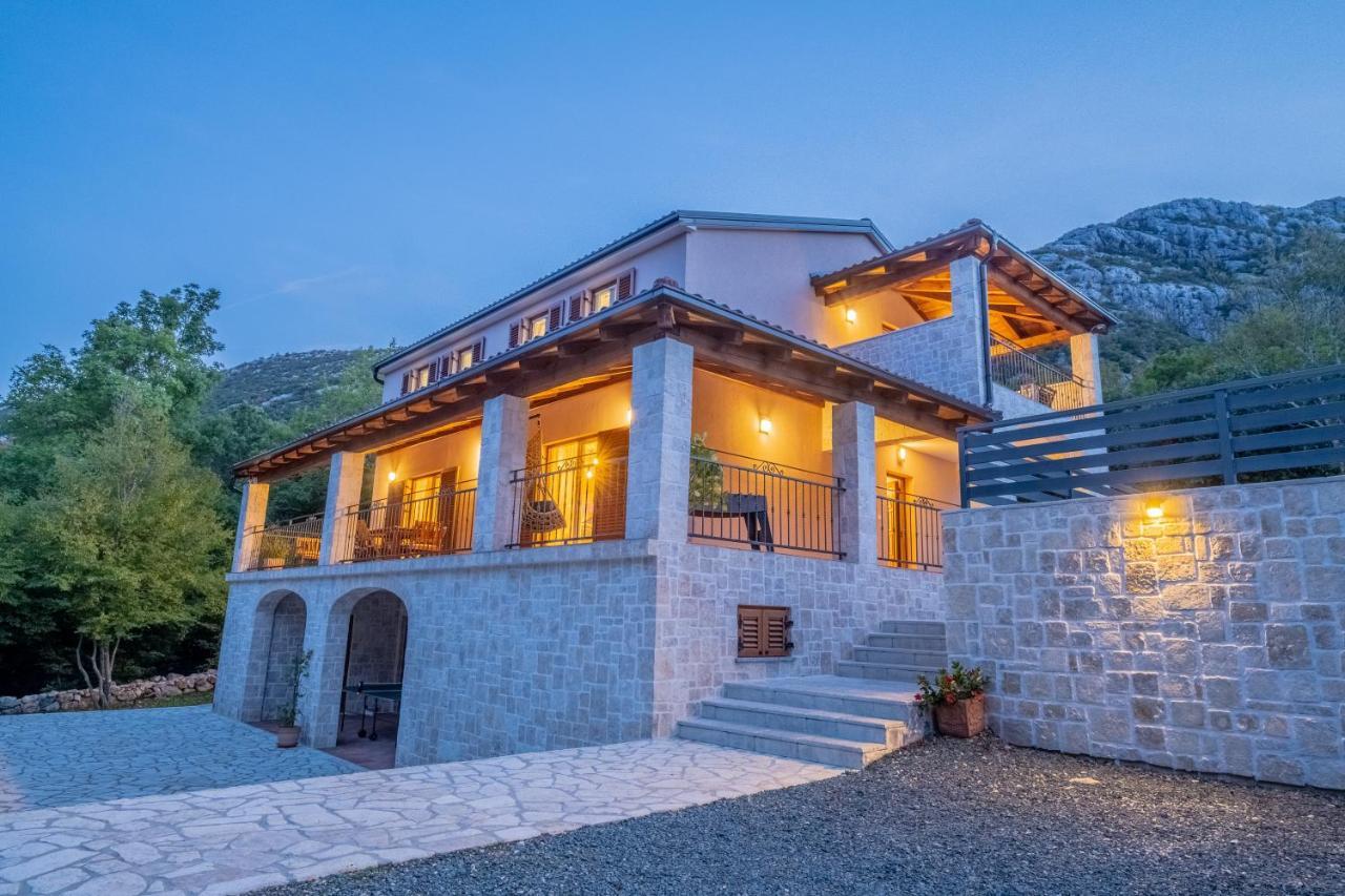 Amazing 4 Bedroom Villa With Swimming Pool And Wifi, Family Frendly Tribalj  Exterior foto