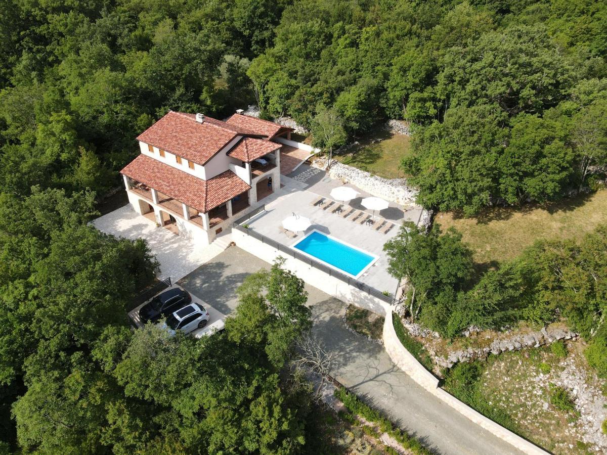 Amazing 4 Bedroom Villa With Swimming Pool And Wifi, Family Frendly Tribalj  Exterior foto