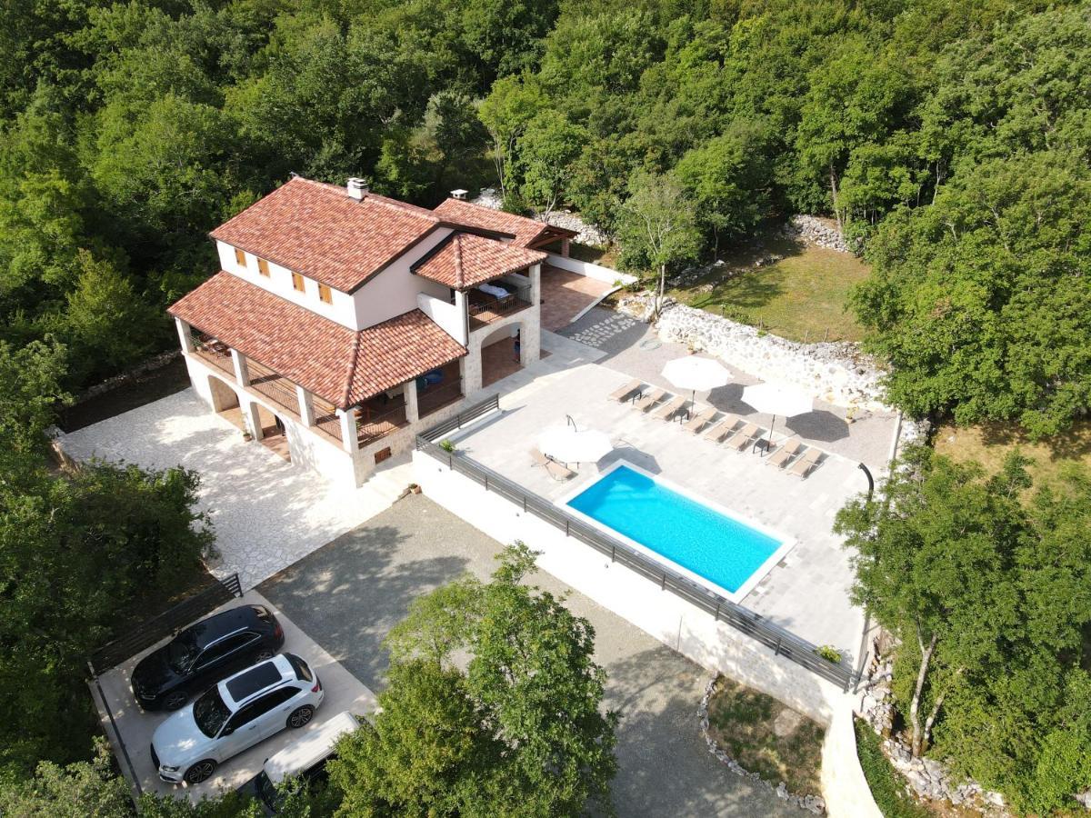 Amazing 4 Bedroom Villa With Swimming Pool And Wifi, Family Frendly Tribalj  Exterior foto